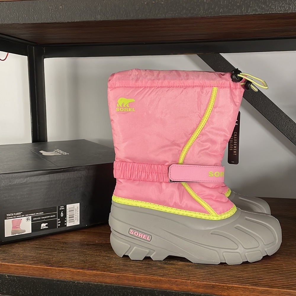 NEW Sorel “Flurry” Snow Boots - Size 6 (Youth) - Pink/Grey